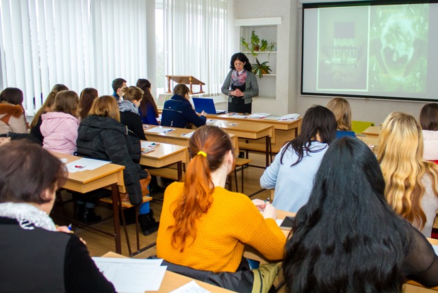 Студенти виконують завдання